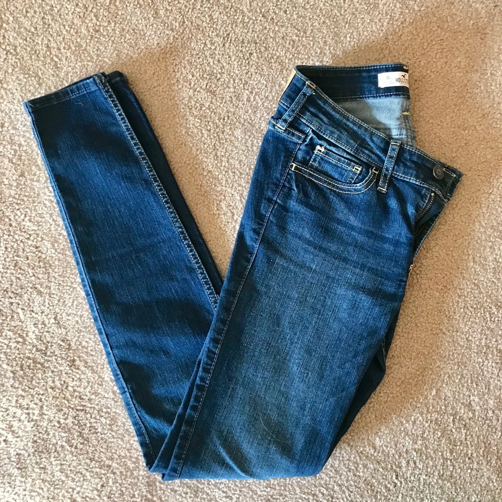 NWOT dark blue skinny jeans